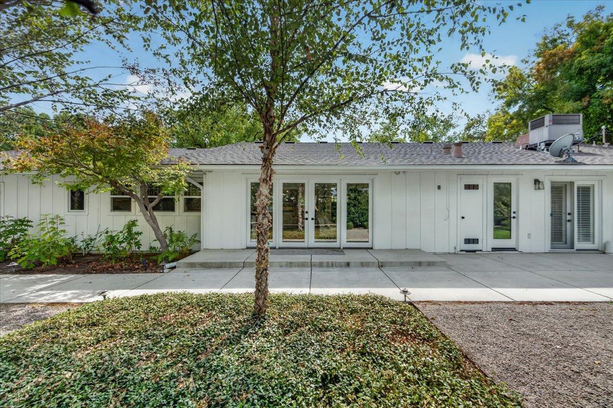 505 E Swift Ave, Fresno, CA 93704