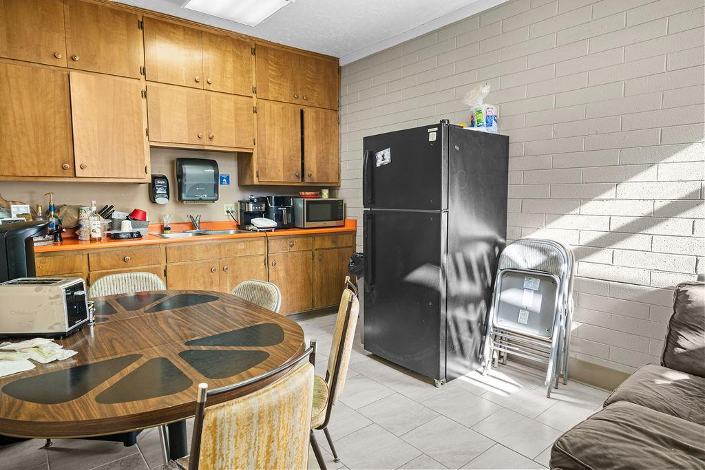 1326 Van Ness Ave, Fresno, CA 93721