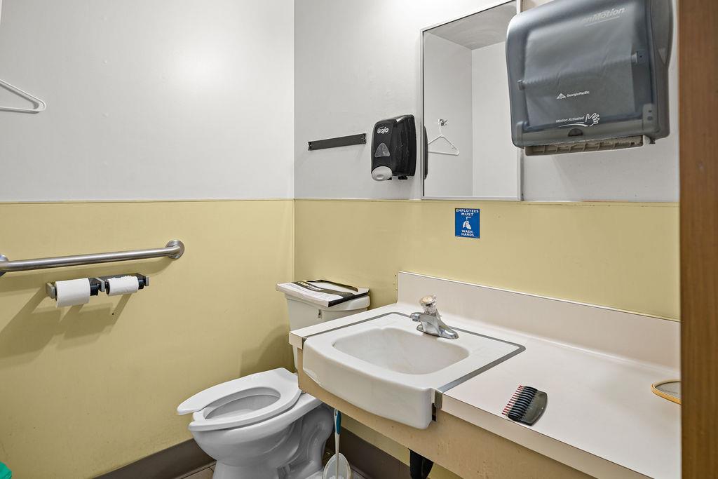 1326 Van Ness Ave, Fresno, CA 93721