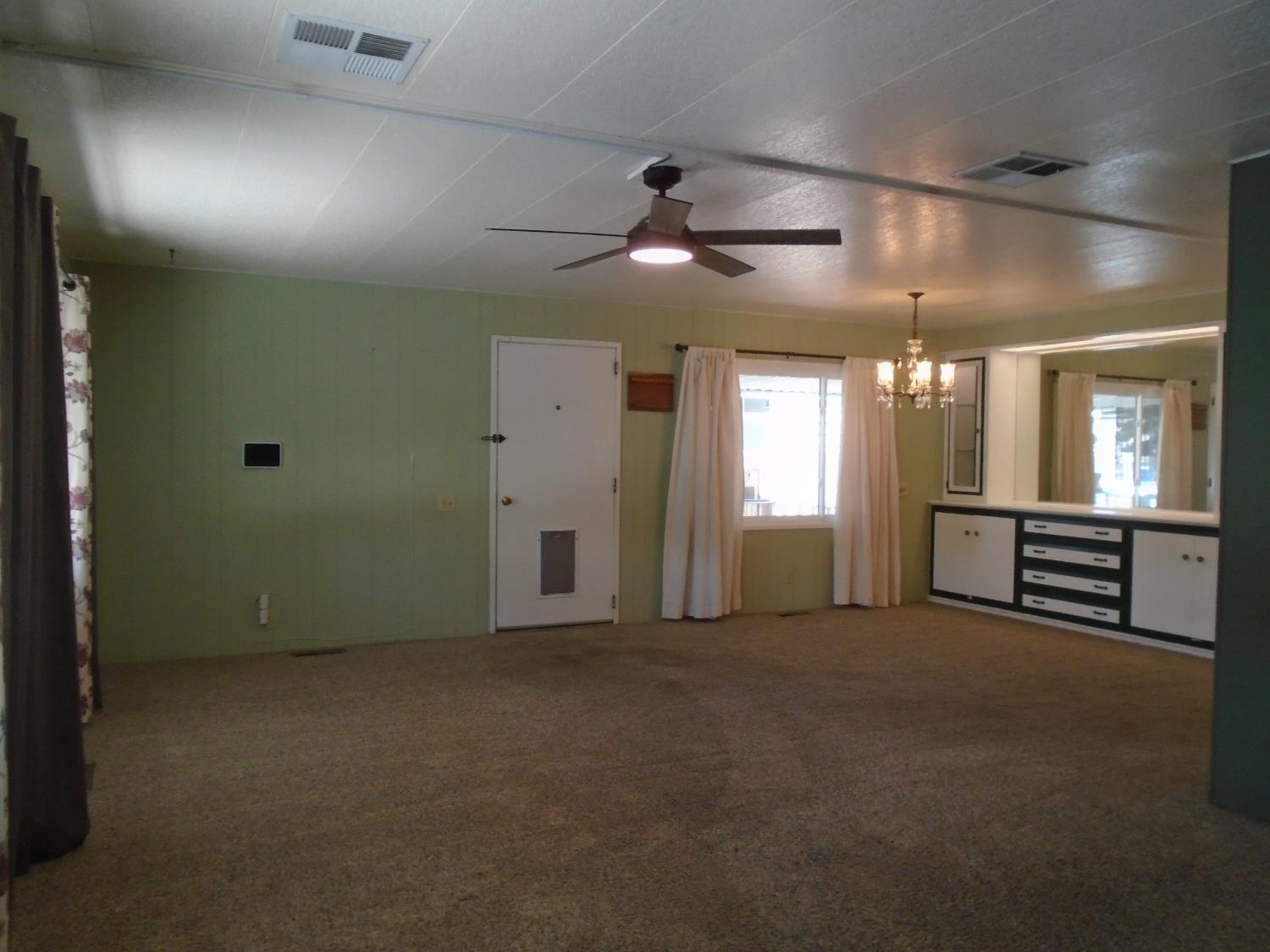 852 #2 E Grangeville Blvd #2, Hanford, CA 93230