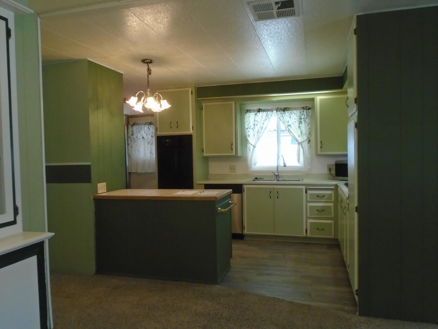 852 #2 E Grangeville Blvd #2, Hanford, CA 93230
