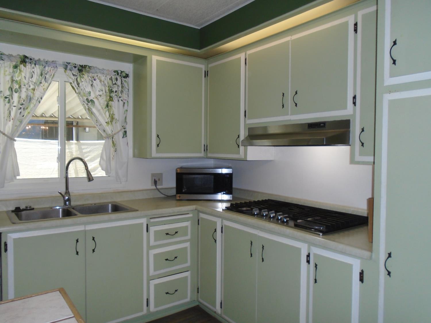 852 #2 E Grangeville Blvd #2, Hanford, CA 93230