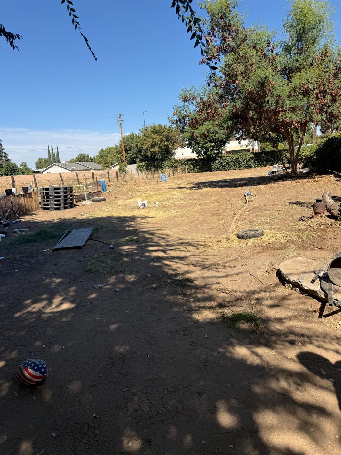 5579 E Kings Canyon Rd, Fresno, CA 93727