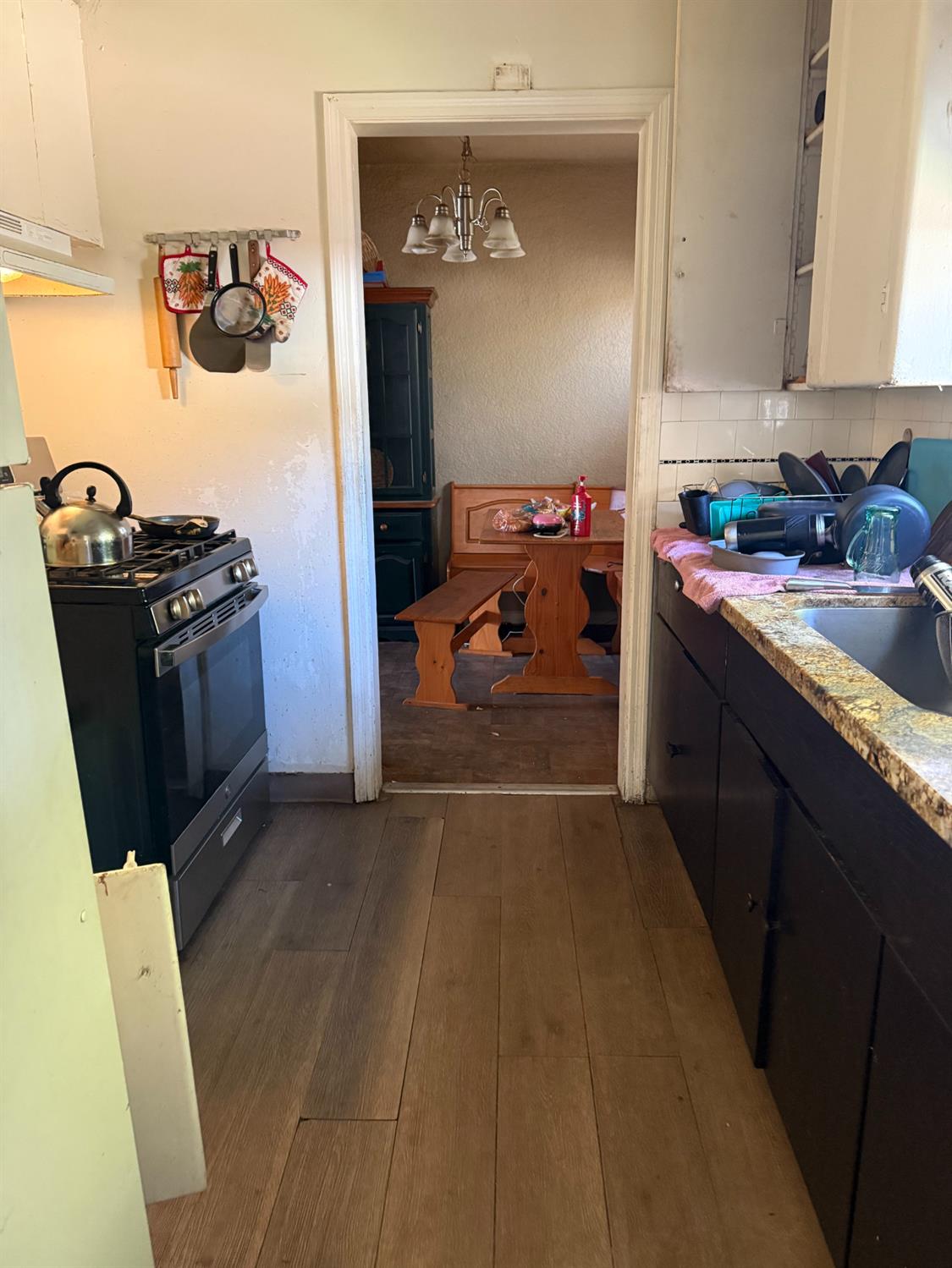 5579 E Kings Canyon Rd, Fresno, CA 93727
