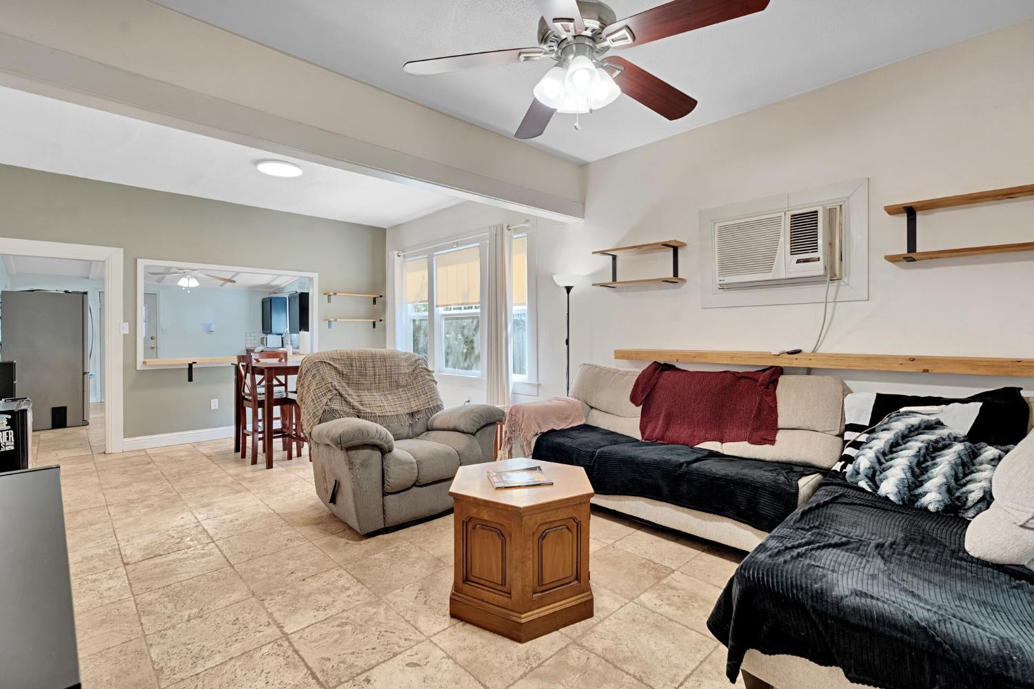 1306 N Roosevelt Ave, Fresno, CA 93728