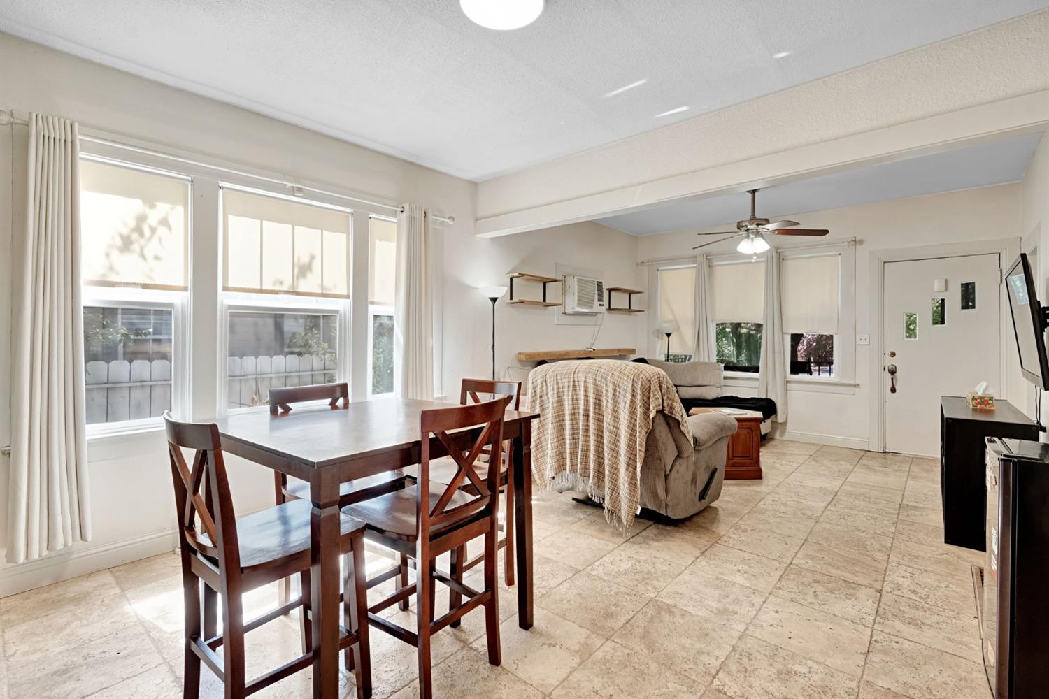 1306 N Roosevelt Ave, Fresno, CA 93728