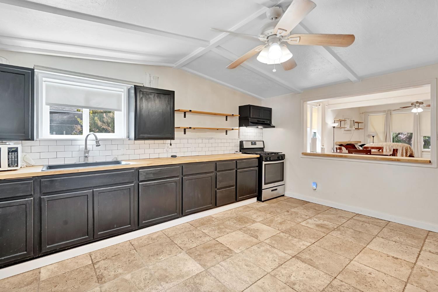 1306 N Roosevelt Ave, Fresno, CA 93728