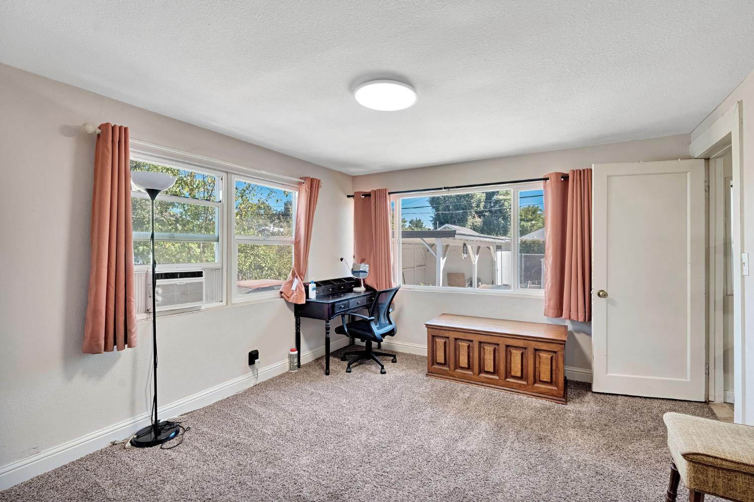 1306 N Roosevelt Ave, Fresno, CA 93728
