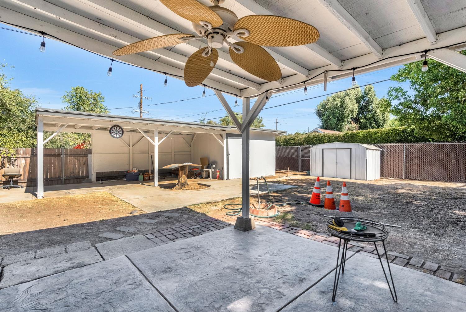 1306 N Roosevelt Ave, Fresno, CA 93728