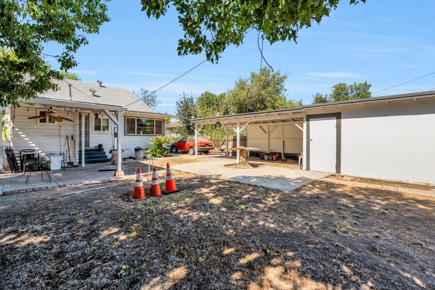 1306 N Roosevelt Ave, Fresno, CA 93728