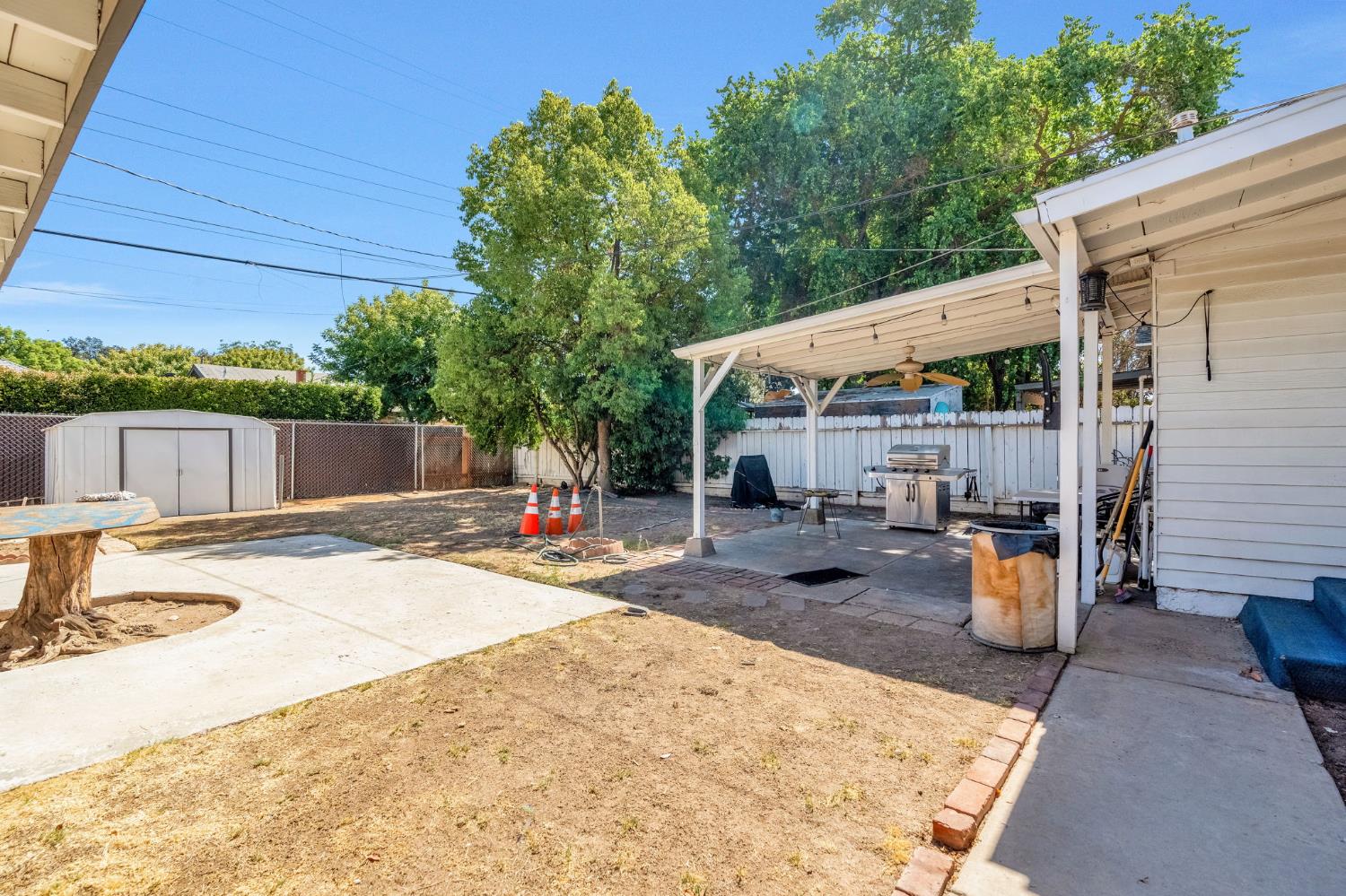 1306 N Roosevelt Ave, Fresno, CA 93728