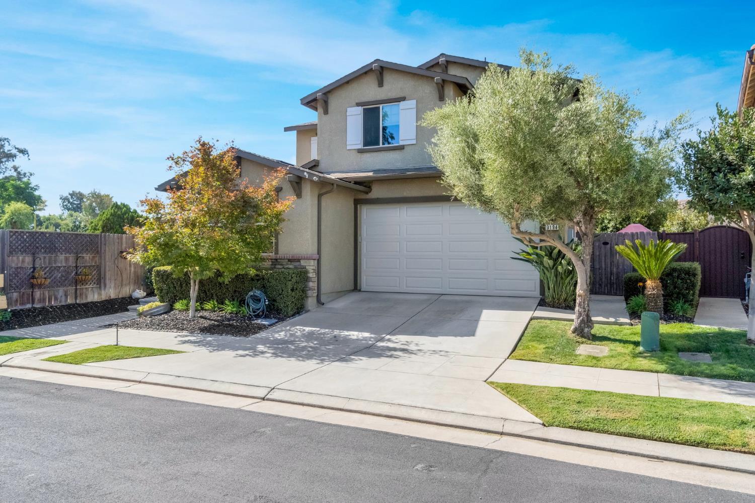 3194 Swift Ave, Clovis, CA 93619