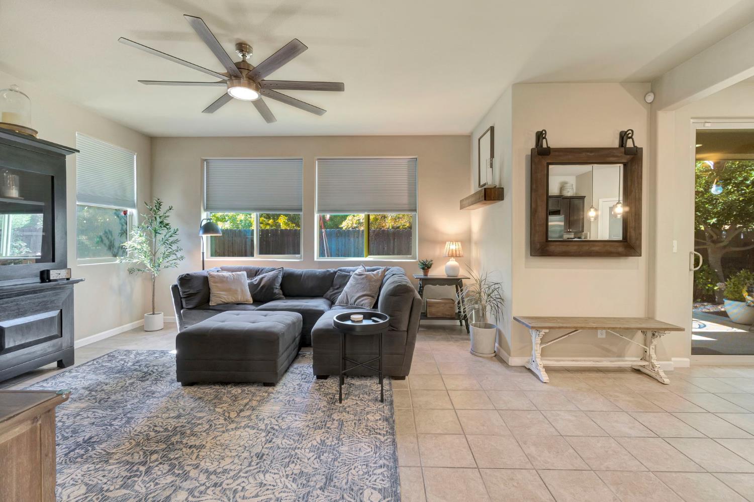 3194 Swift Ave, Clovis, CA 93619