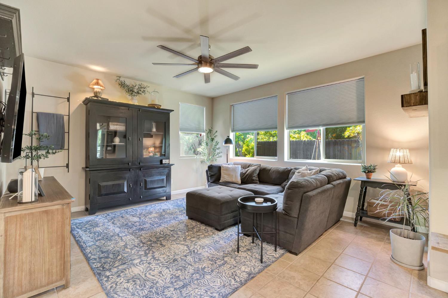 3194 Swift Ave, Clovis, CA 93619