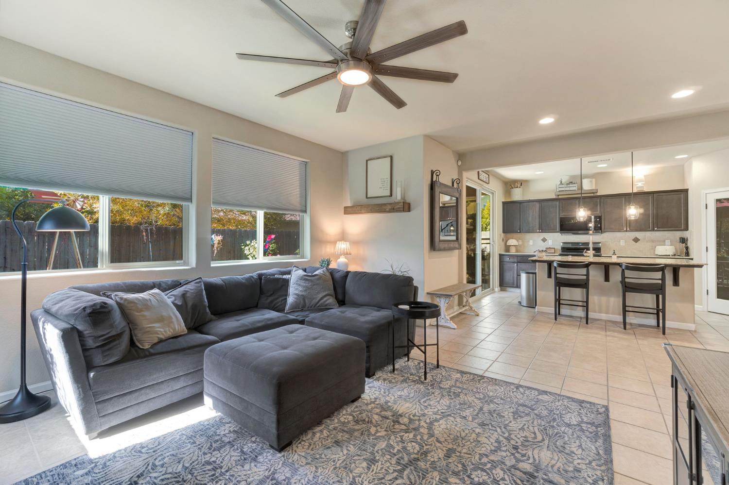 3194 Swift Ave, Clovis, CA 93619