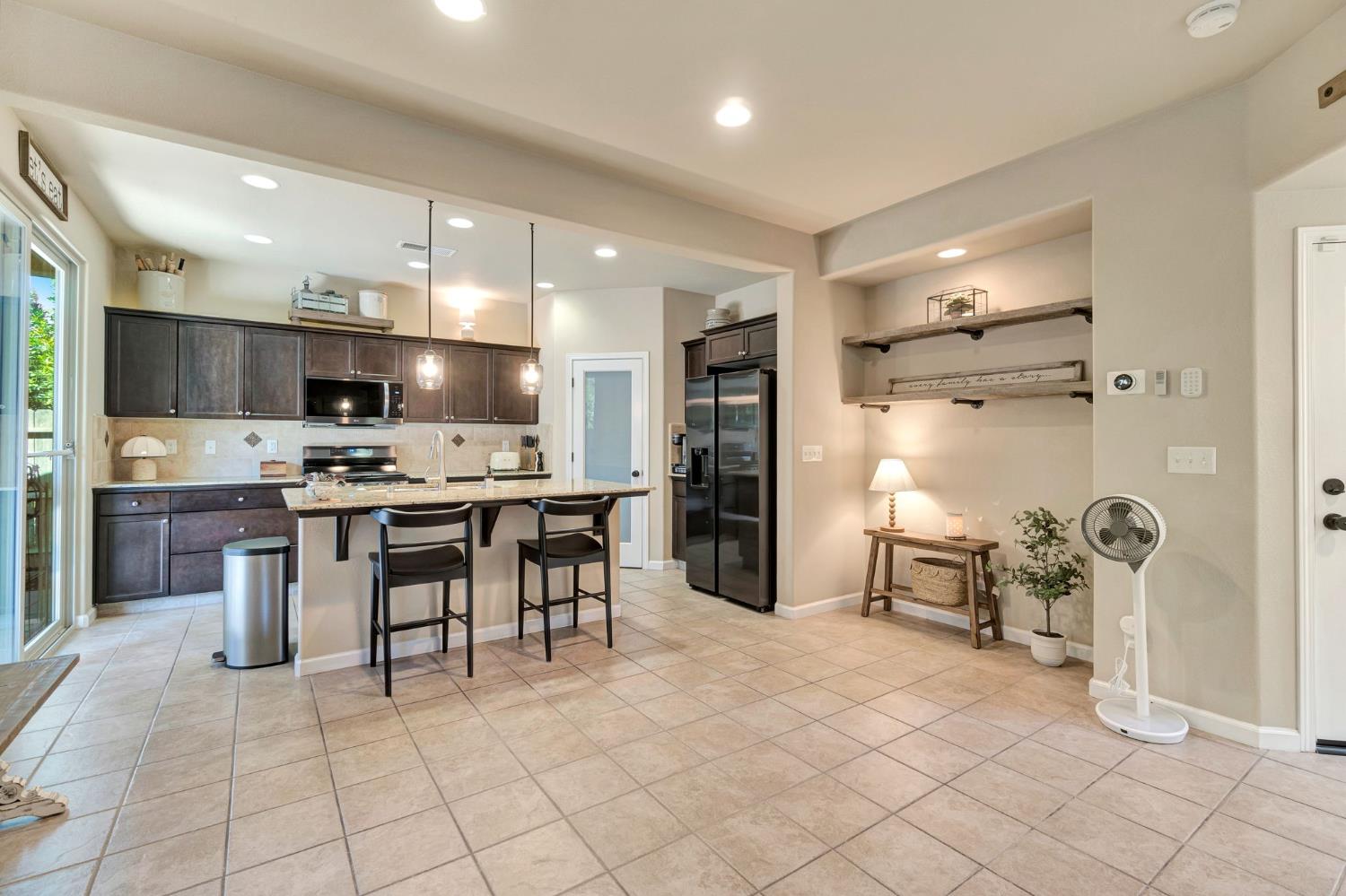 3194 Swift Ave, Clovis, CA 93619