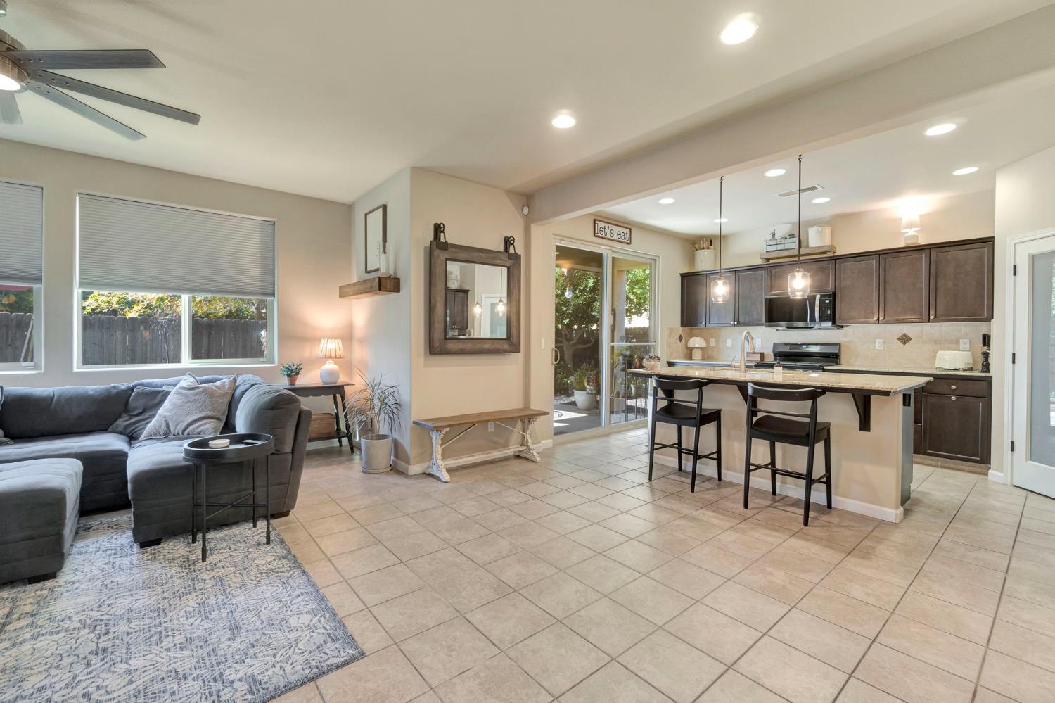 3194 Swift Ave, Clovis, CA 93619
