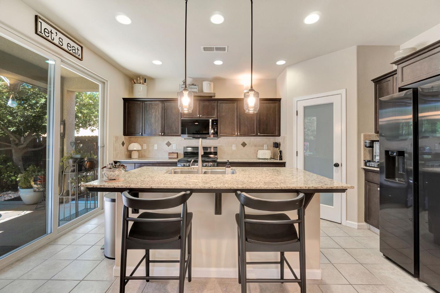 3194 Swift Ave, Clovis, CA 93619