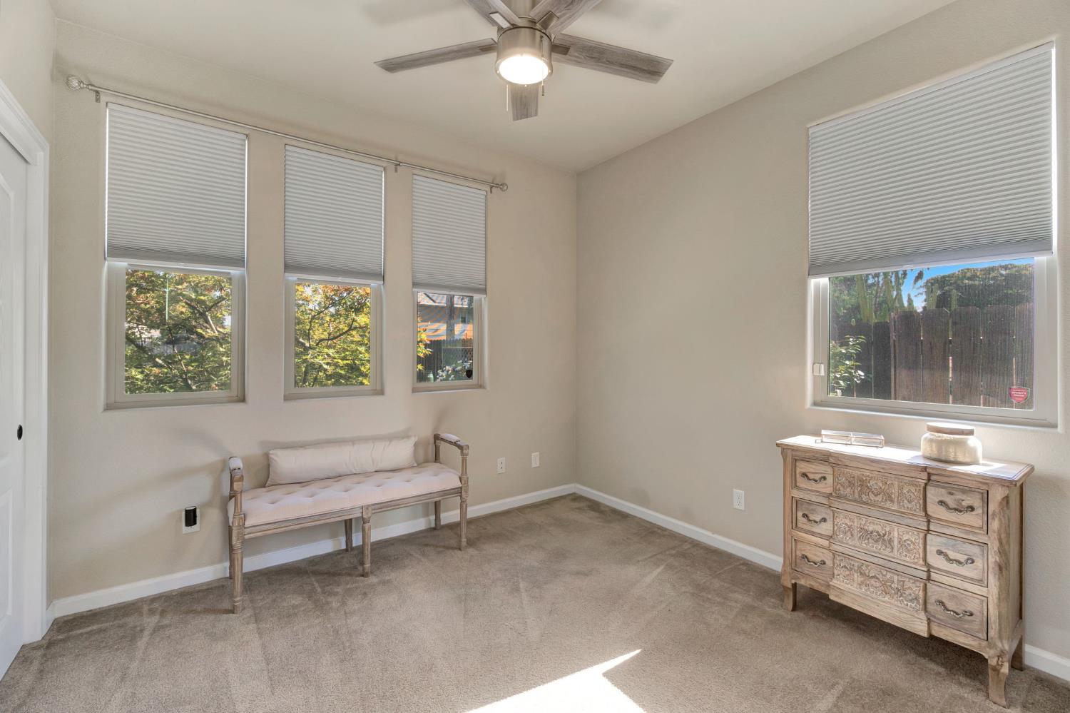 3194 Swift Ave, Clovis, CA 93619