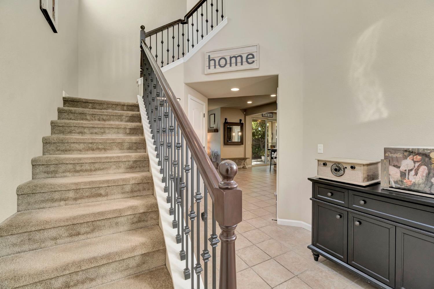 3194 Swift Ave, Clovis, CA 93619