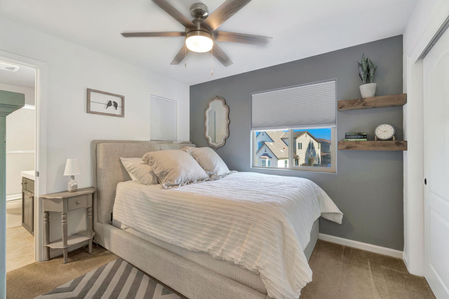 3194 Swift Ave, Clovis, CA 93619