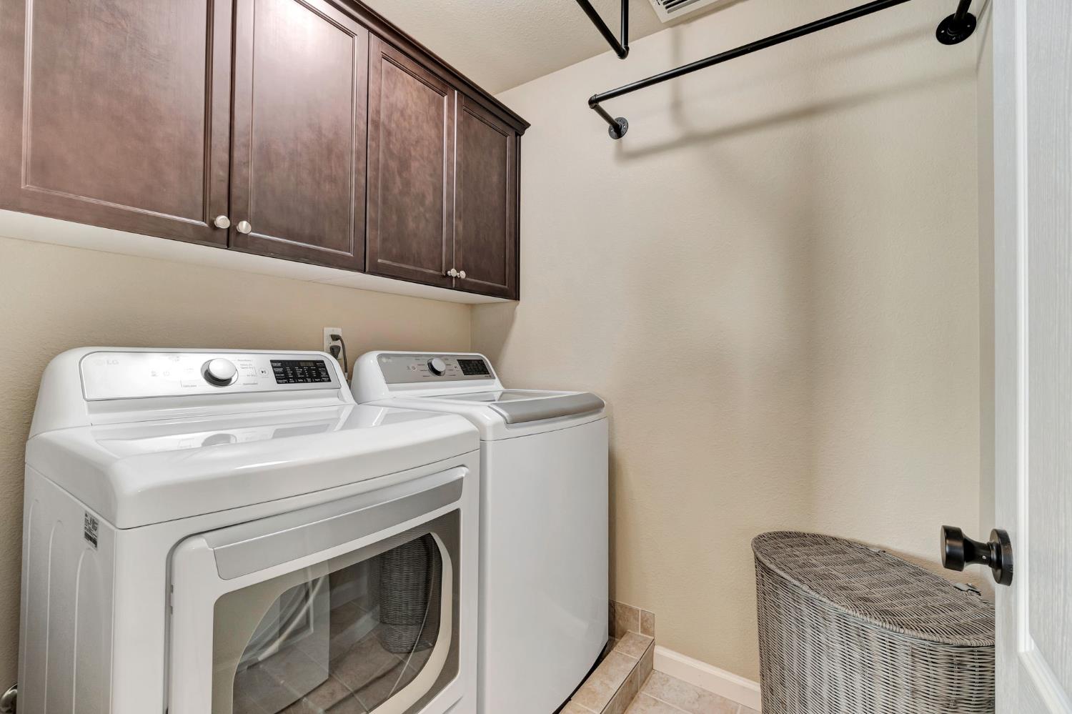3194 Swift Ave, Clovis, CA 93619