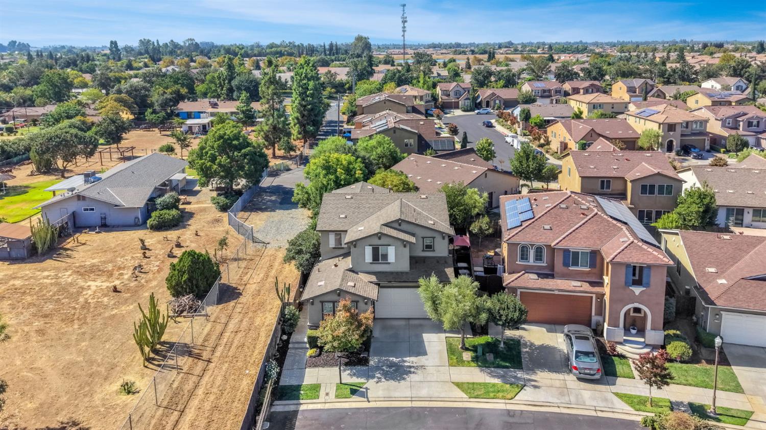 3194 Swift Ave, Clovis, CA 93619