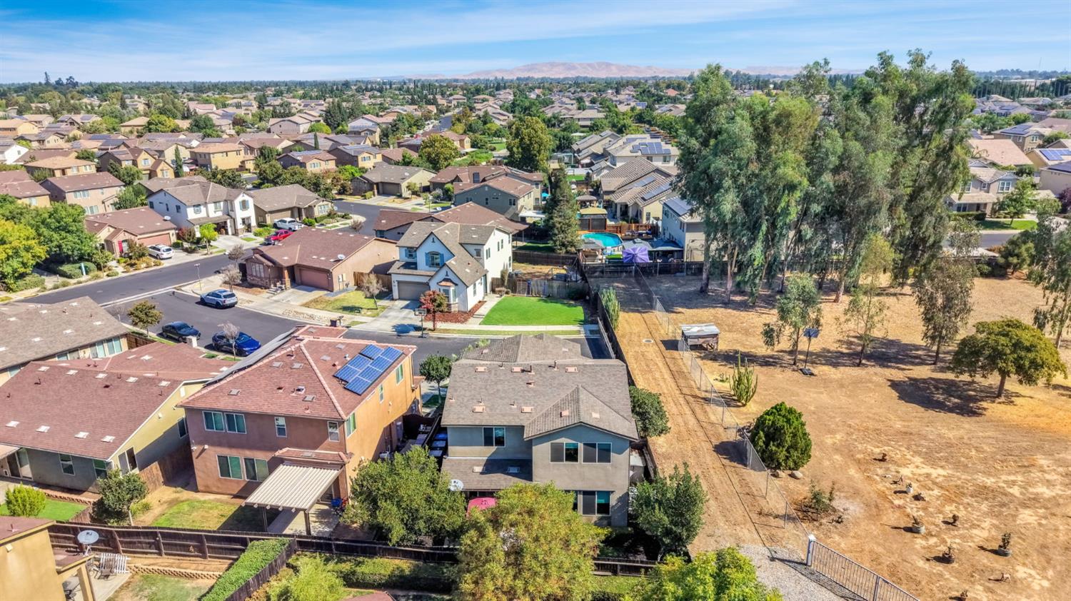 3194 Swift Ave, Clovis, CA 93619