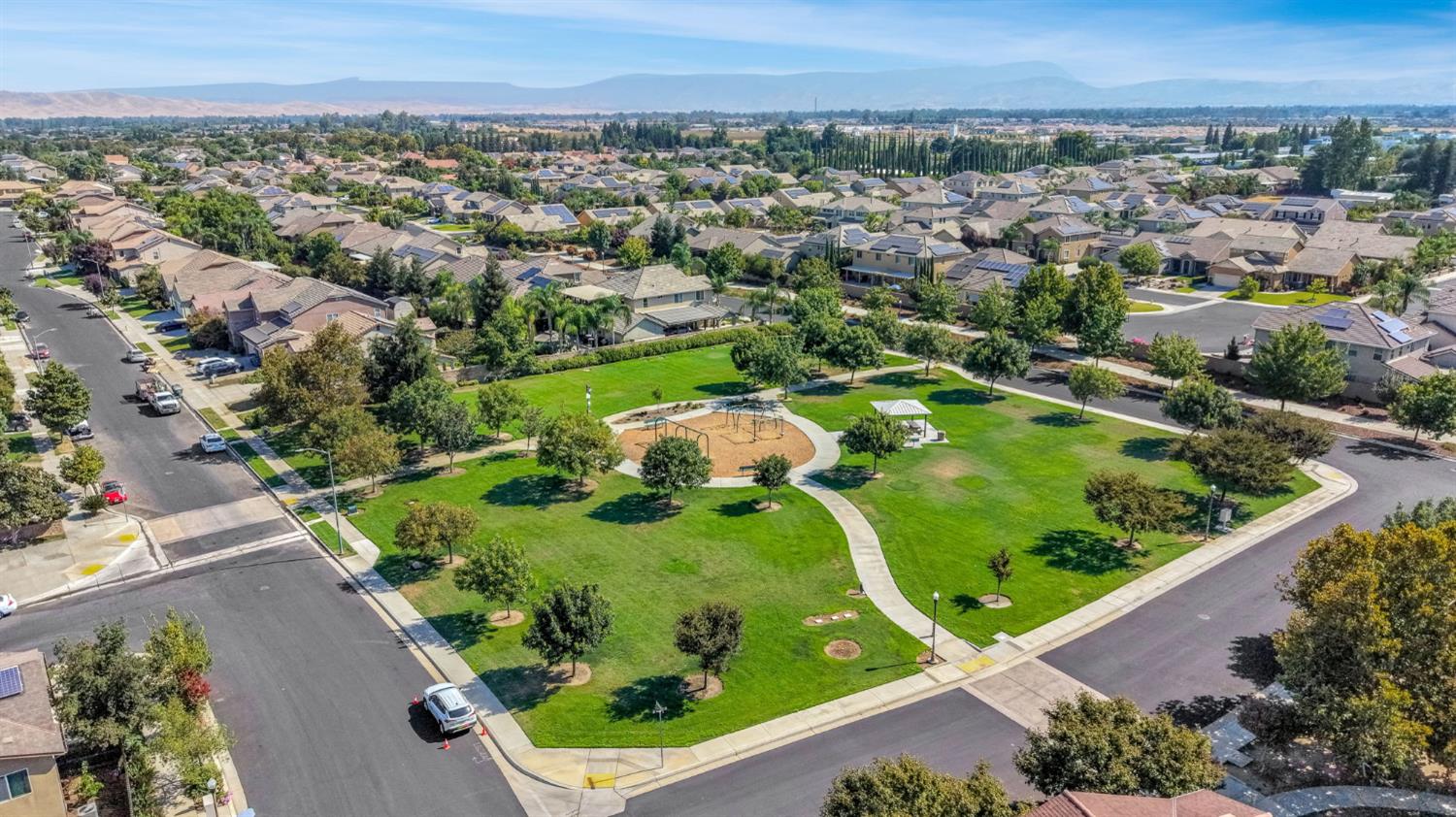 3194 Swift Ave, Clovis, CA 93619