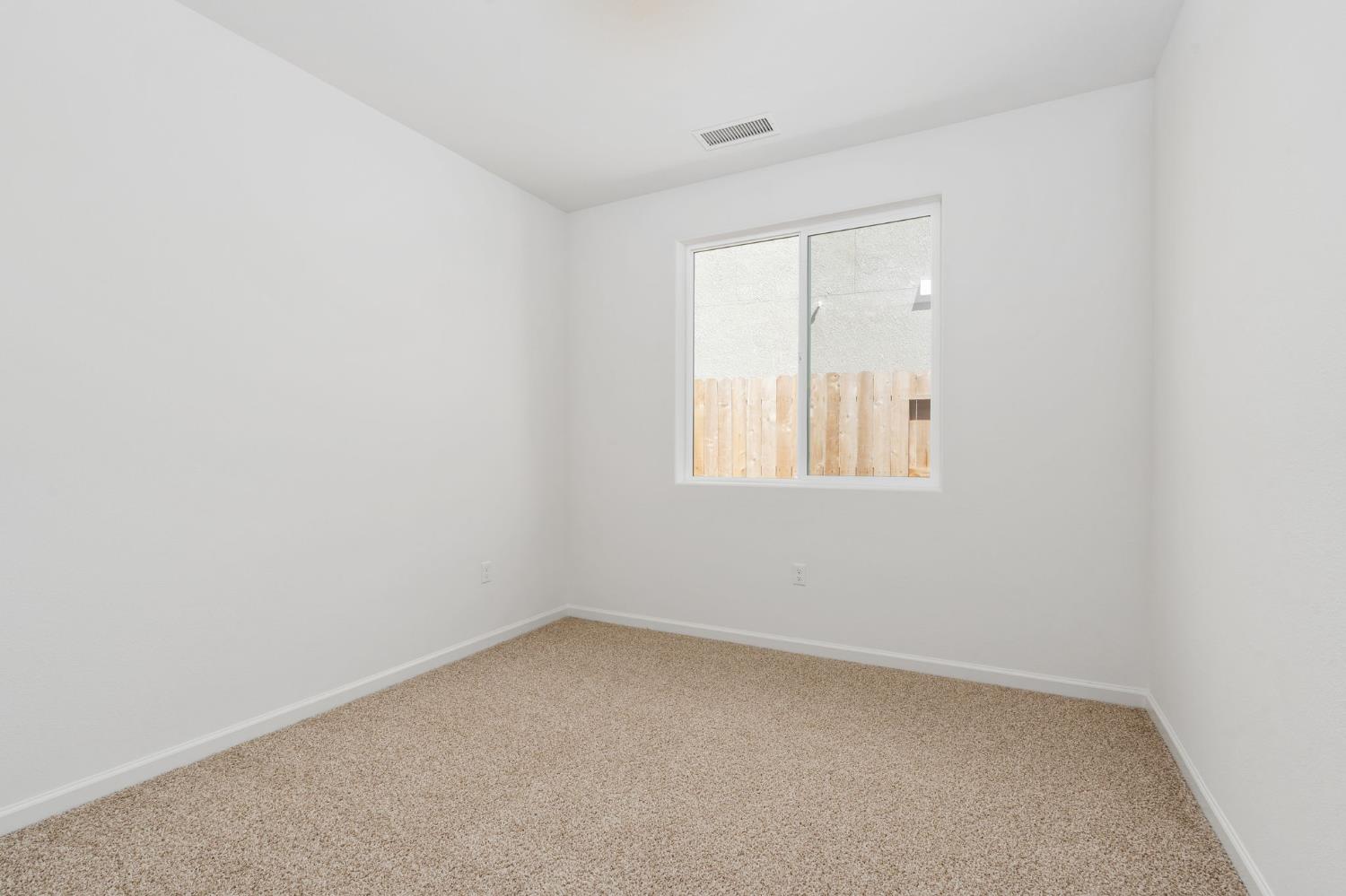 1252 Cathedral Ct S, Madera, CA 93636