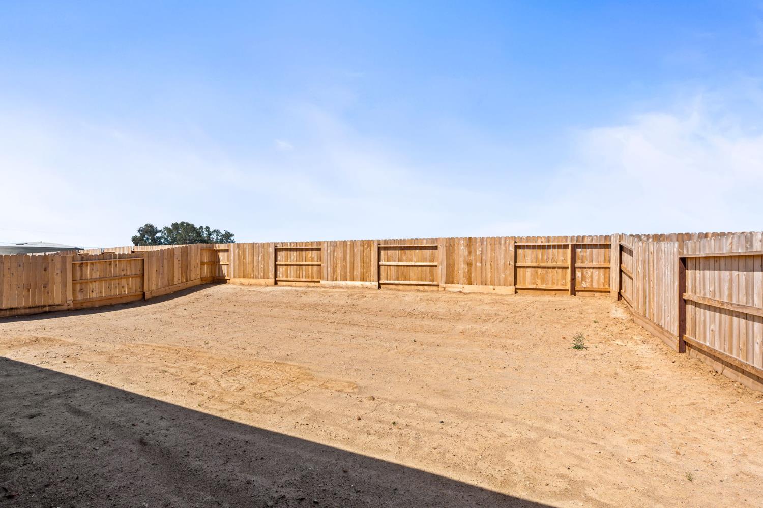 1252 Cathedral Ct S, Madera, CA 93636