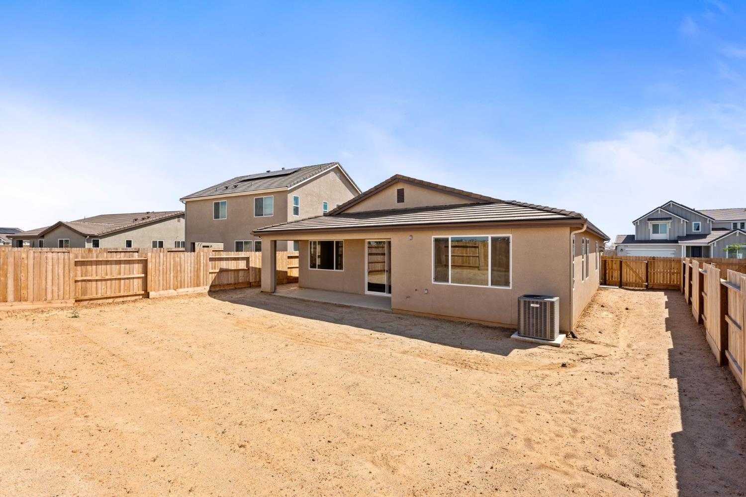1252 Cathedral Ct S, Madera, CA 93636