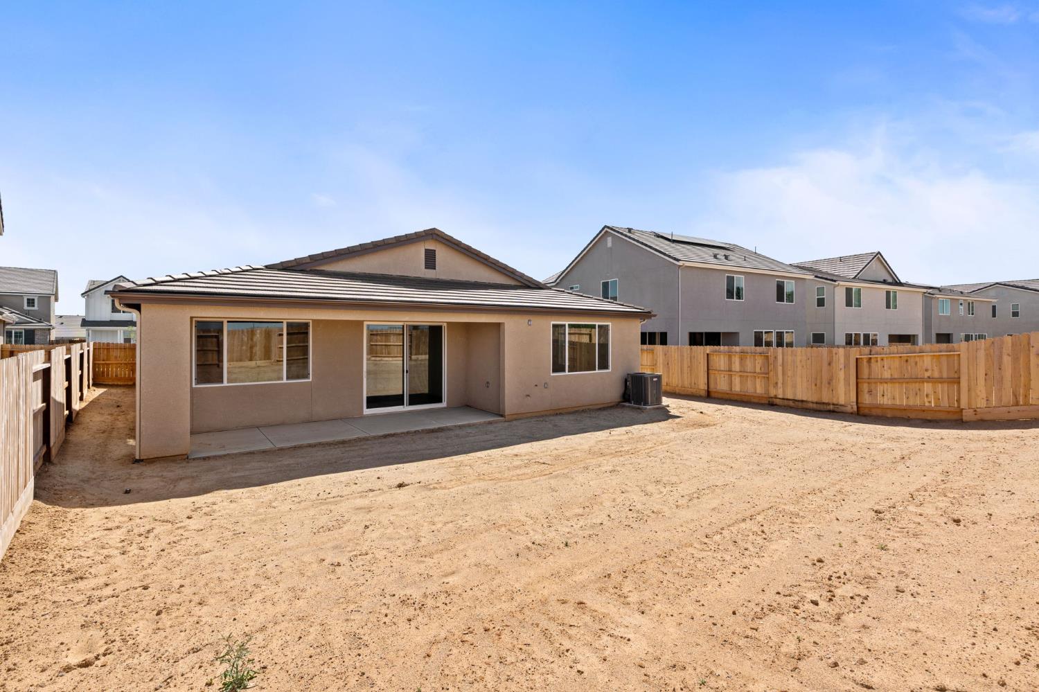 1252 Cathedral Ct S, Madera, CA 93636