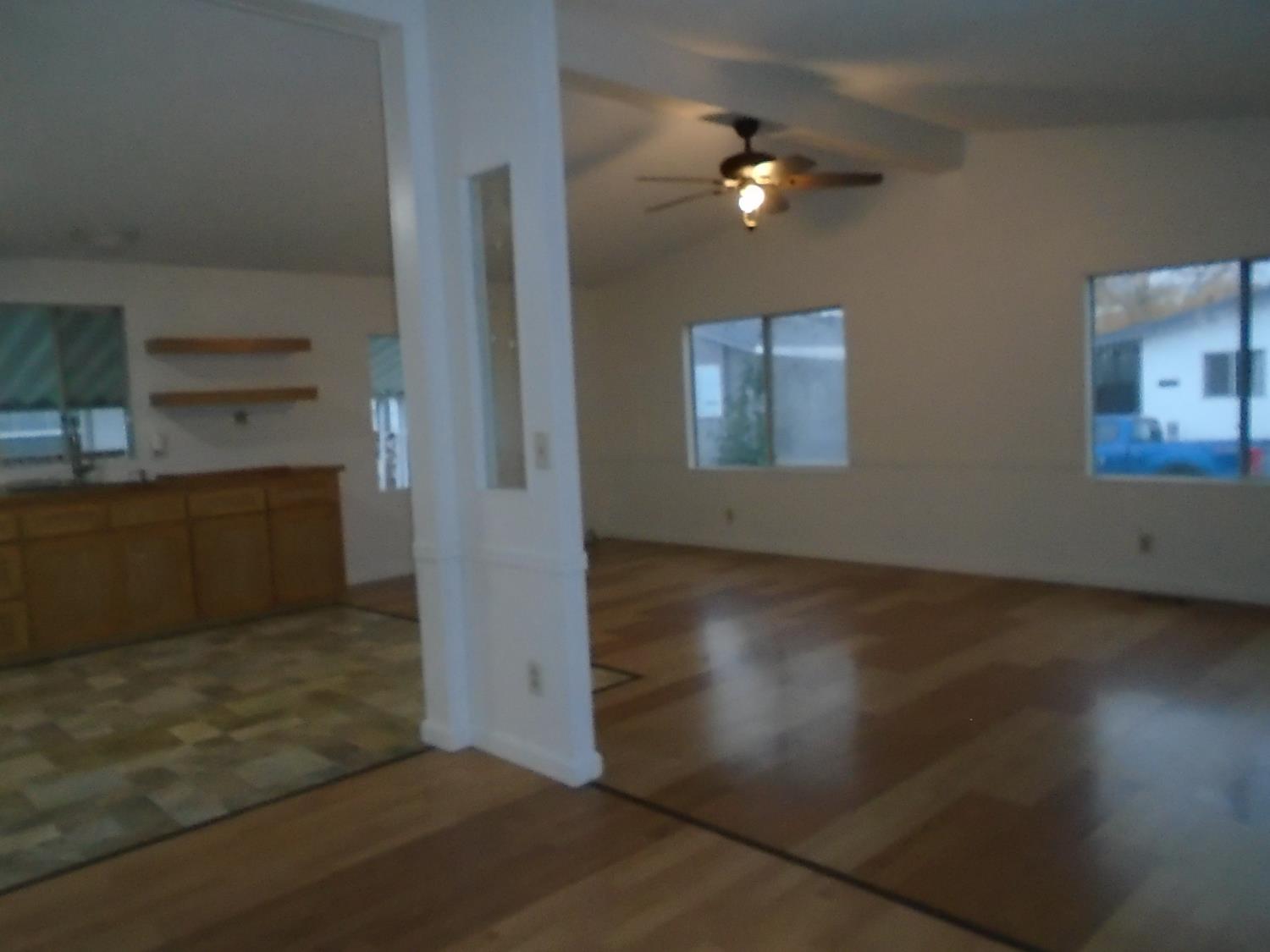 860 #18 E Grangeville Blvd #18, Hanford, CA 93230