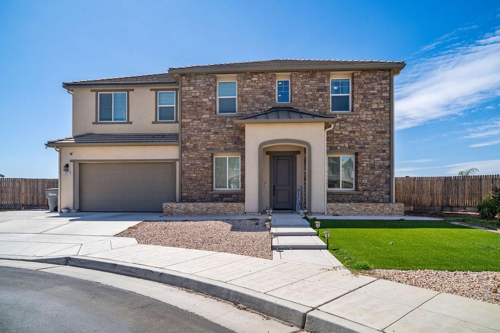 2027 N Bliss Ave, Fresno, CA 93727