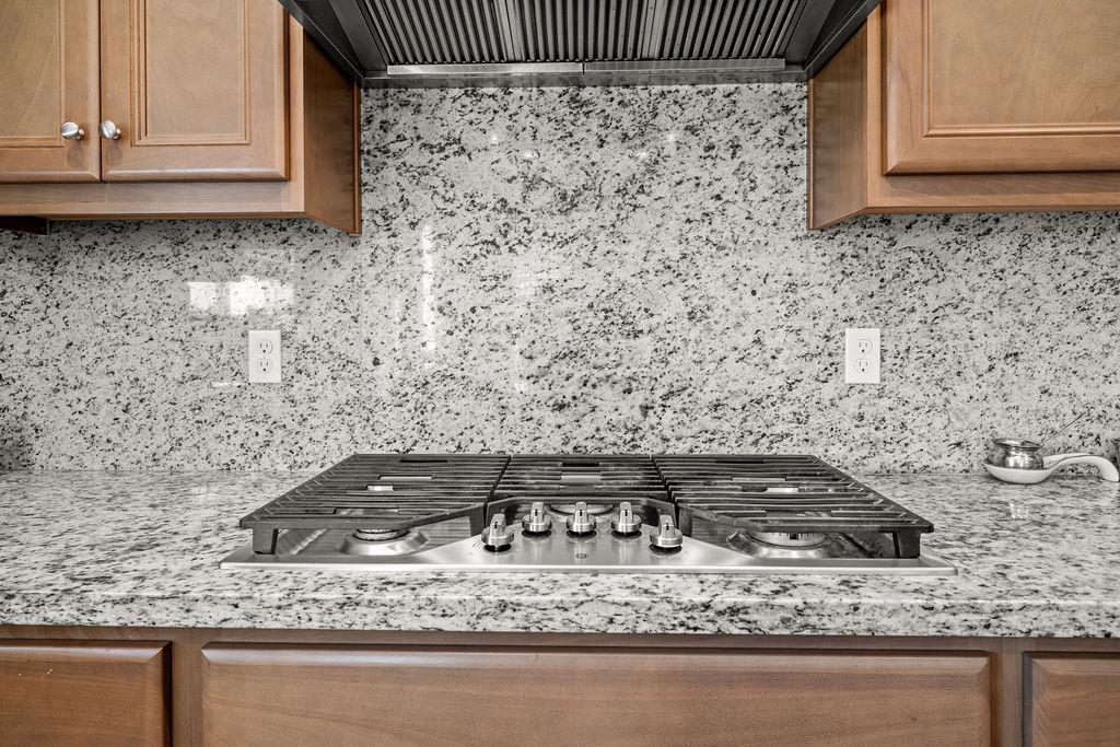 2027 N Bliss Ave, Fresno, CA 93727