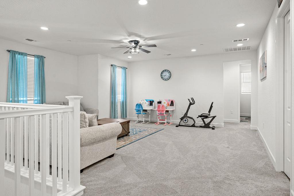2027 N Bliss Ave, Fresno, CA 93727