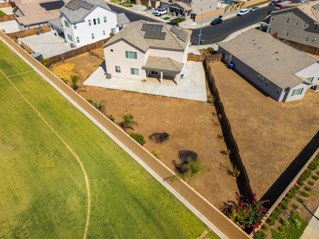 2027 N Bliss Ave, Fresno, CA 93727