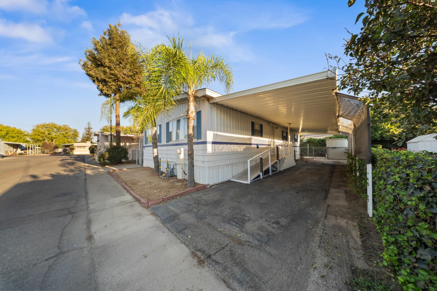 7676 N Fresno St #20, Fresno, CA 93720