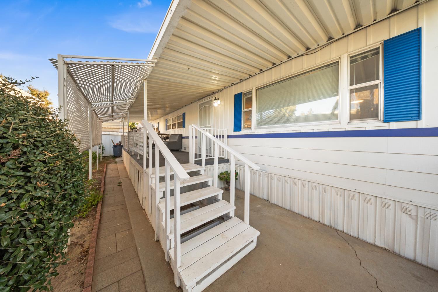 7676 N Fresno St #20, Fresno, CA 93720