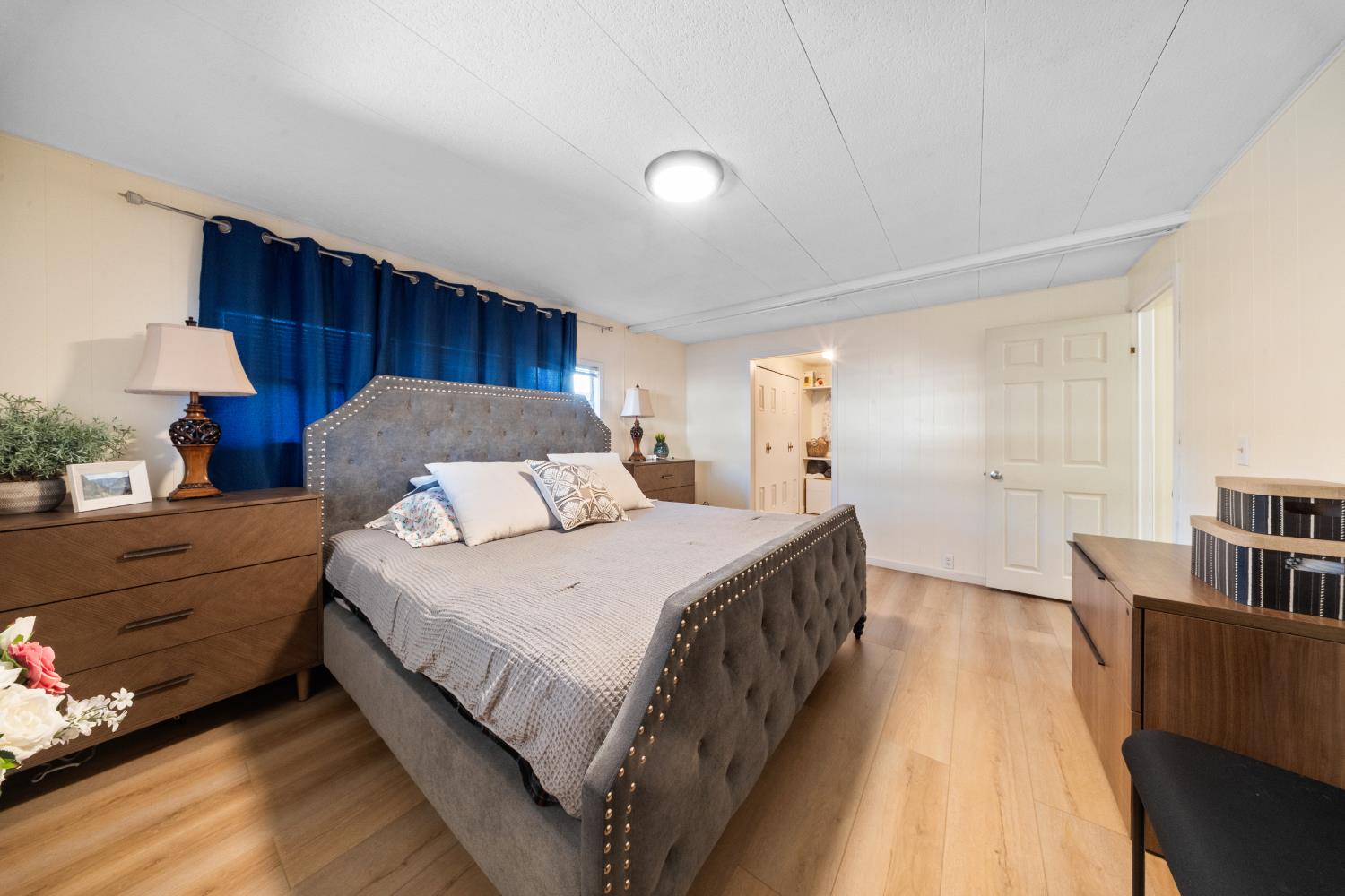 7676 N Fresno St #20, Fresno, CA 93720