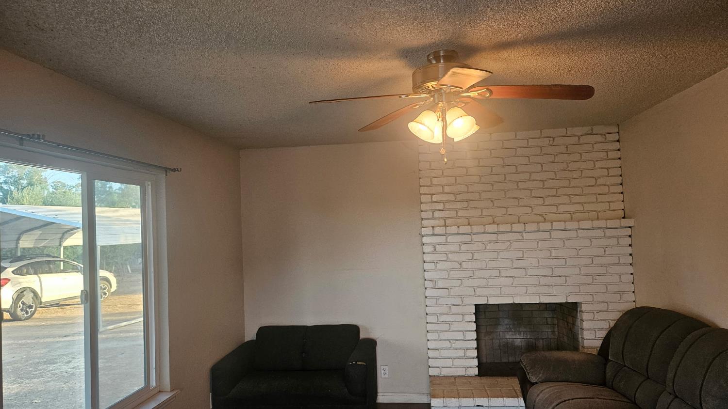 1155 N Valentine Ave, Fresno, CA 93722