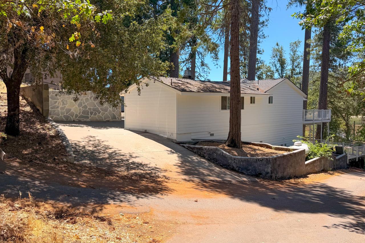 53327 Road 432, Bass Lake, CA 93604