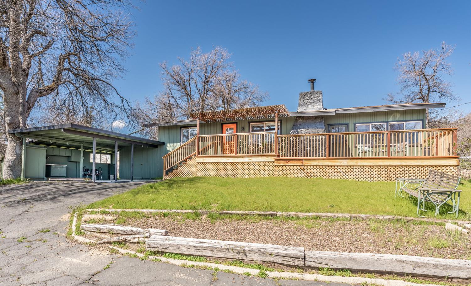 42909 Country Club Dr W, Oakhurst, CA 93644