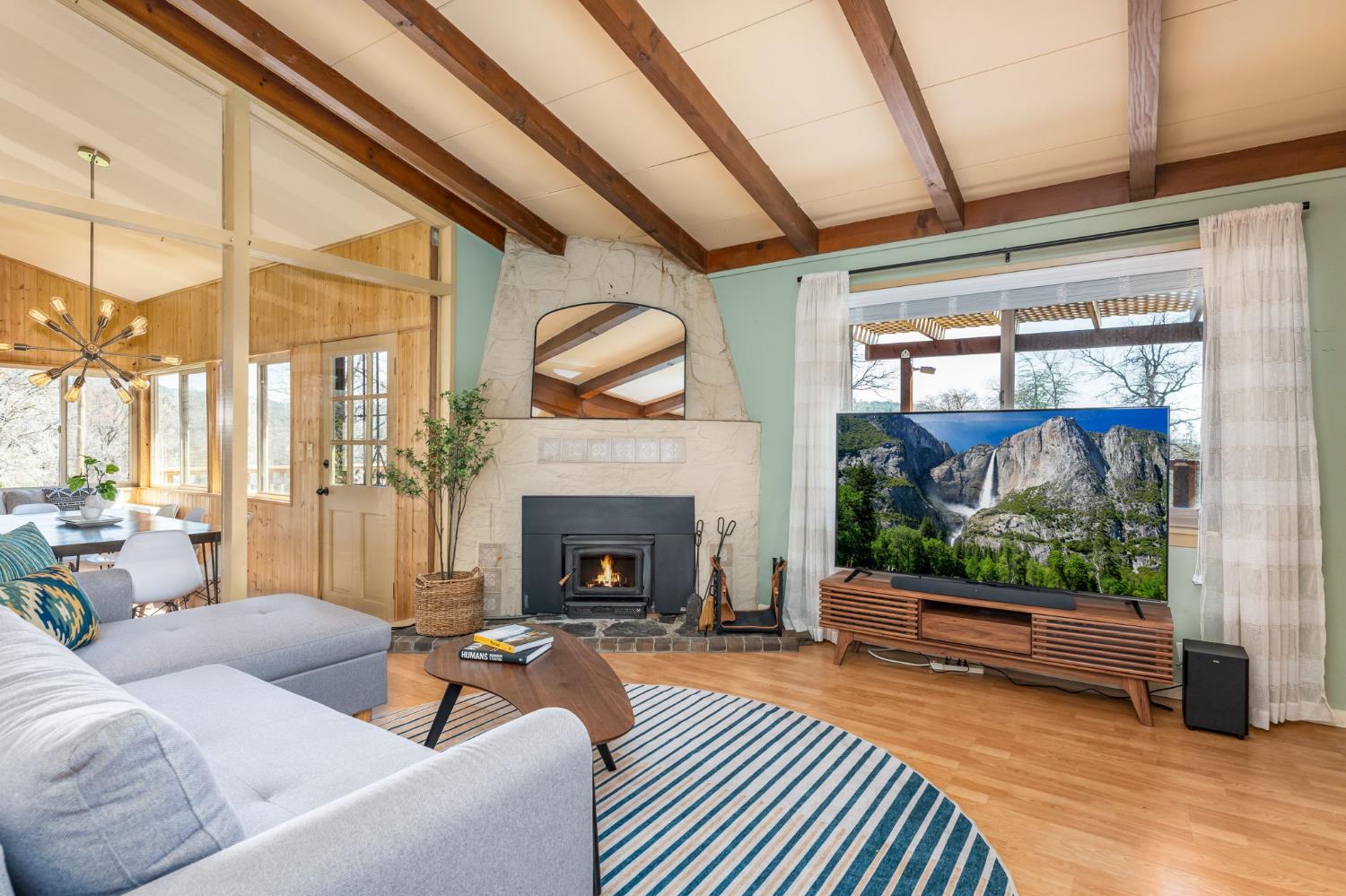 42909 Country Club Dr W, Oakhurst, CA 93644