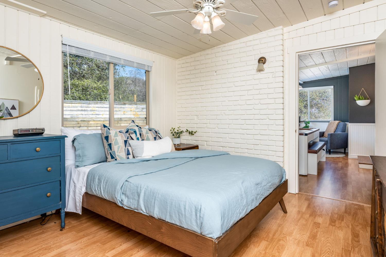 42909 Country Club Dr W, Oakhurst, CA 93644