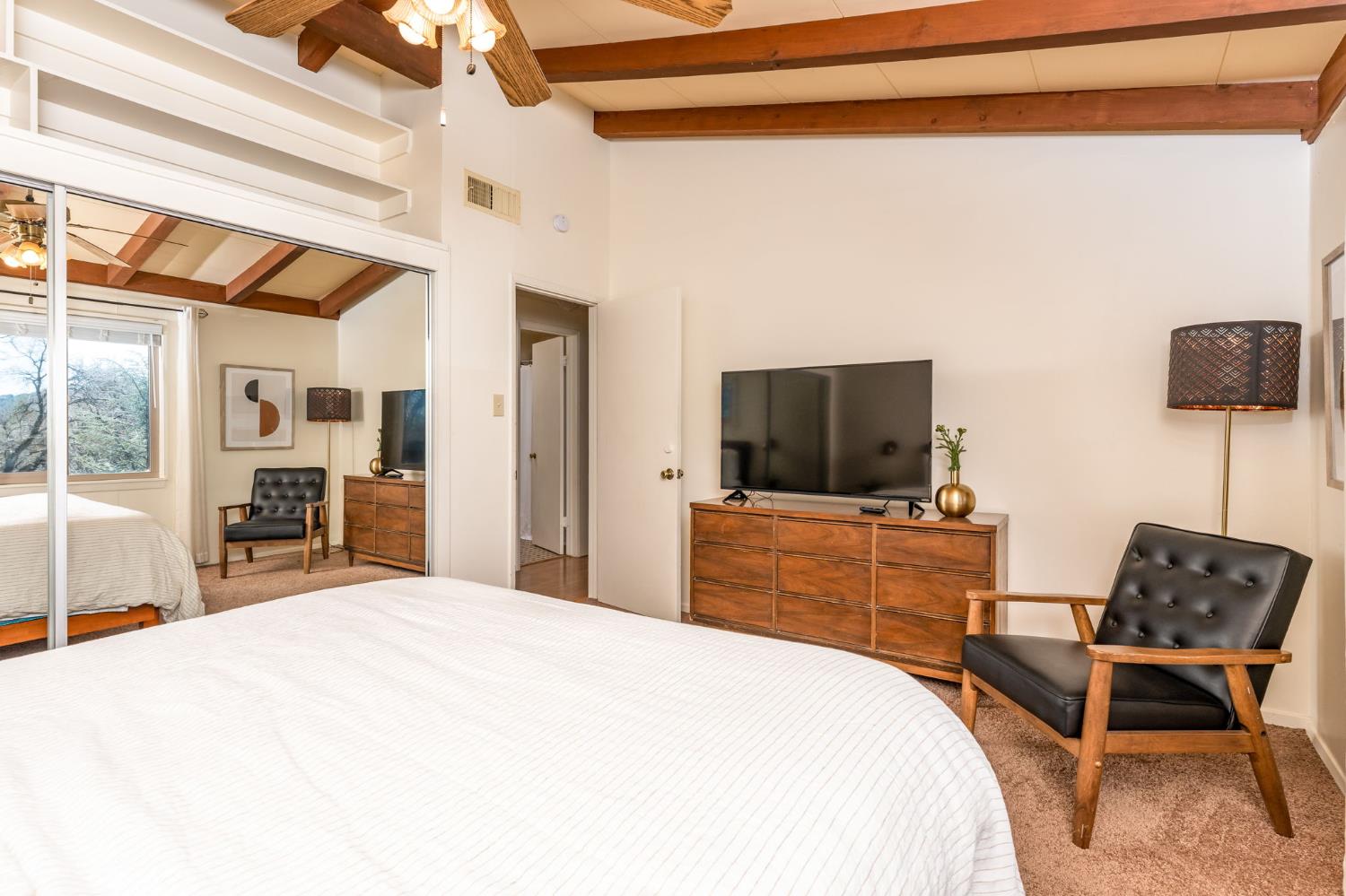 42909 Country Club Dr W, Oakhurst, CA 93644