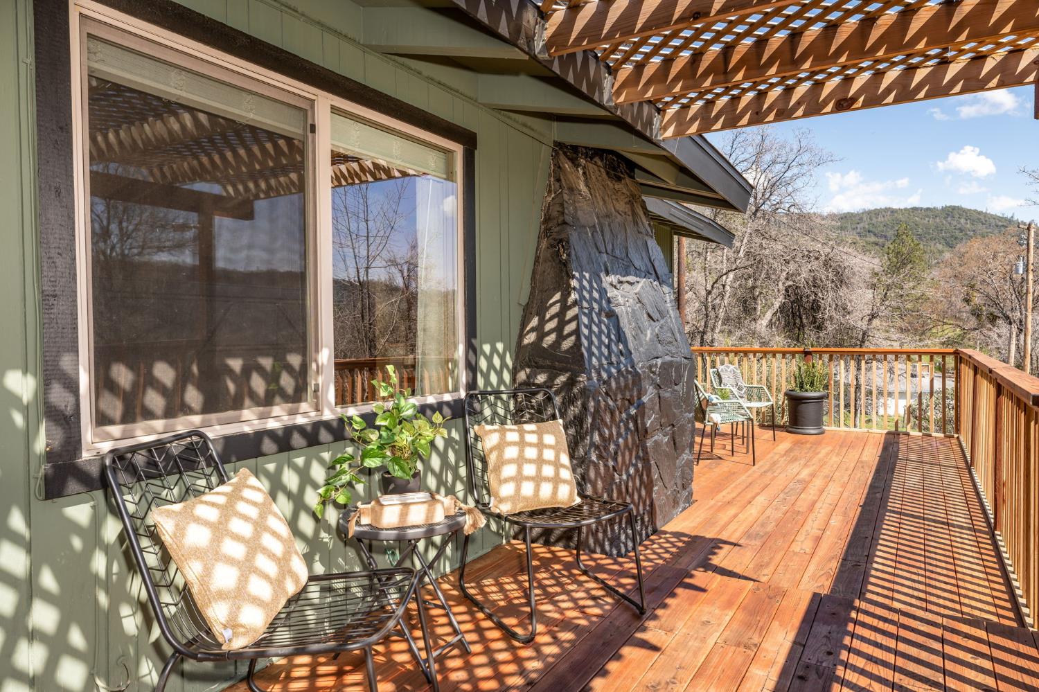 42909 Country Club Dr W, Oakhurst, CA 93644