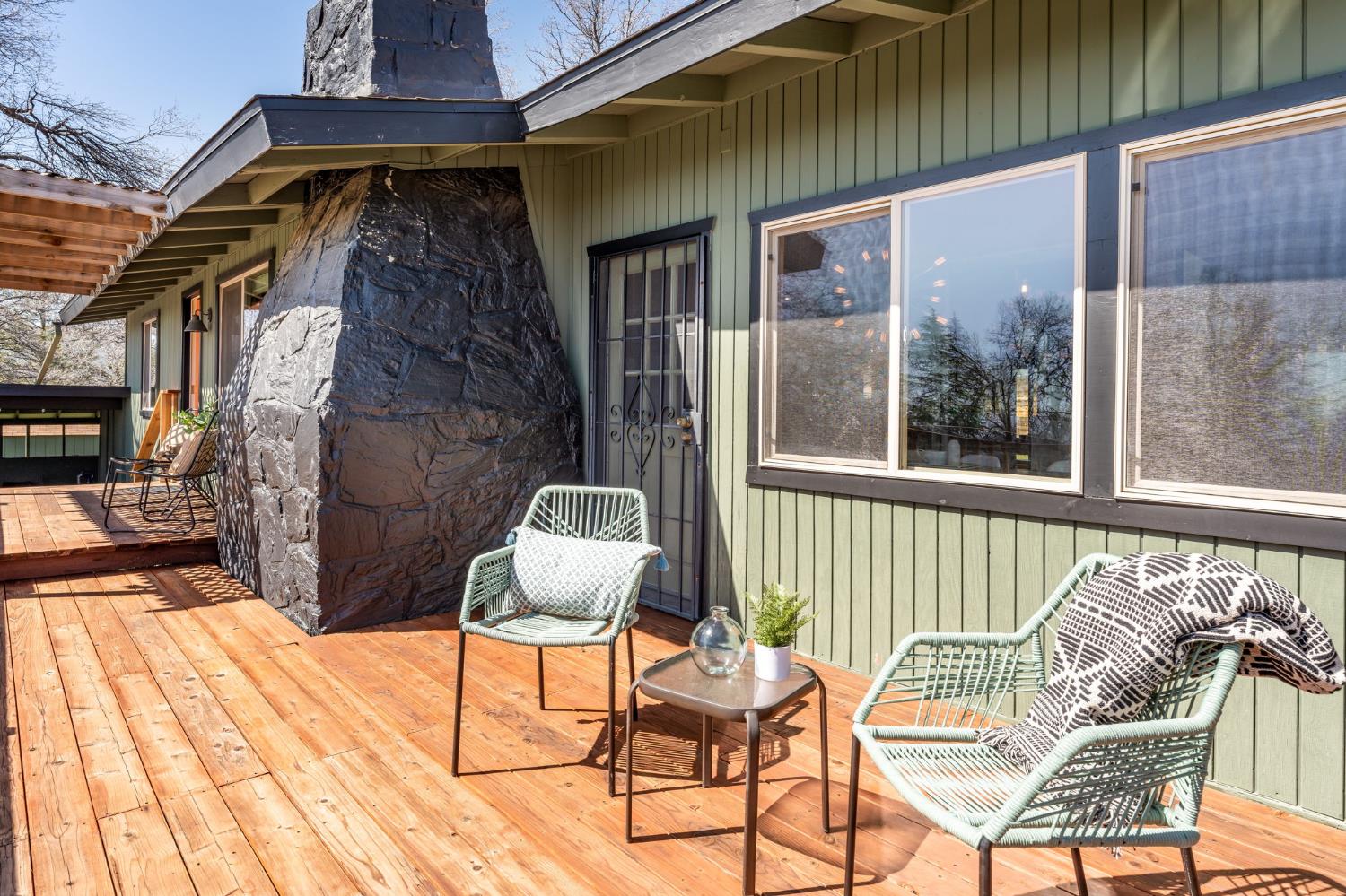 42909 Country Club Dr W, Oakhurst, CA 93644