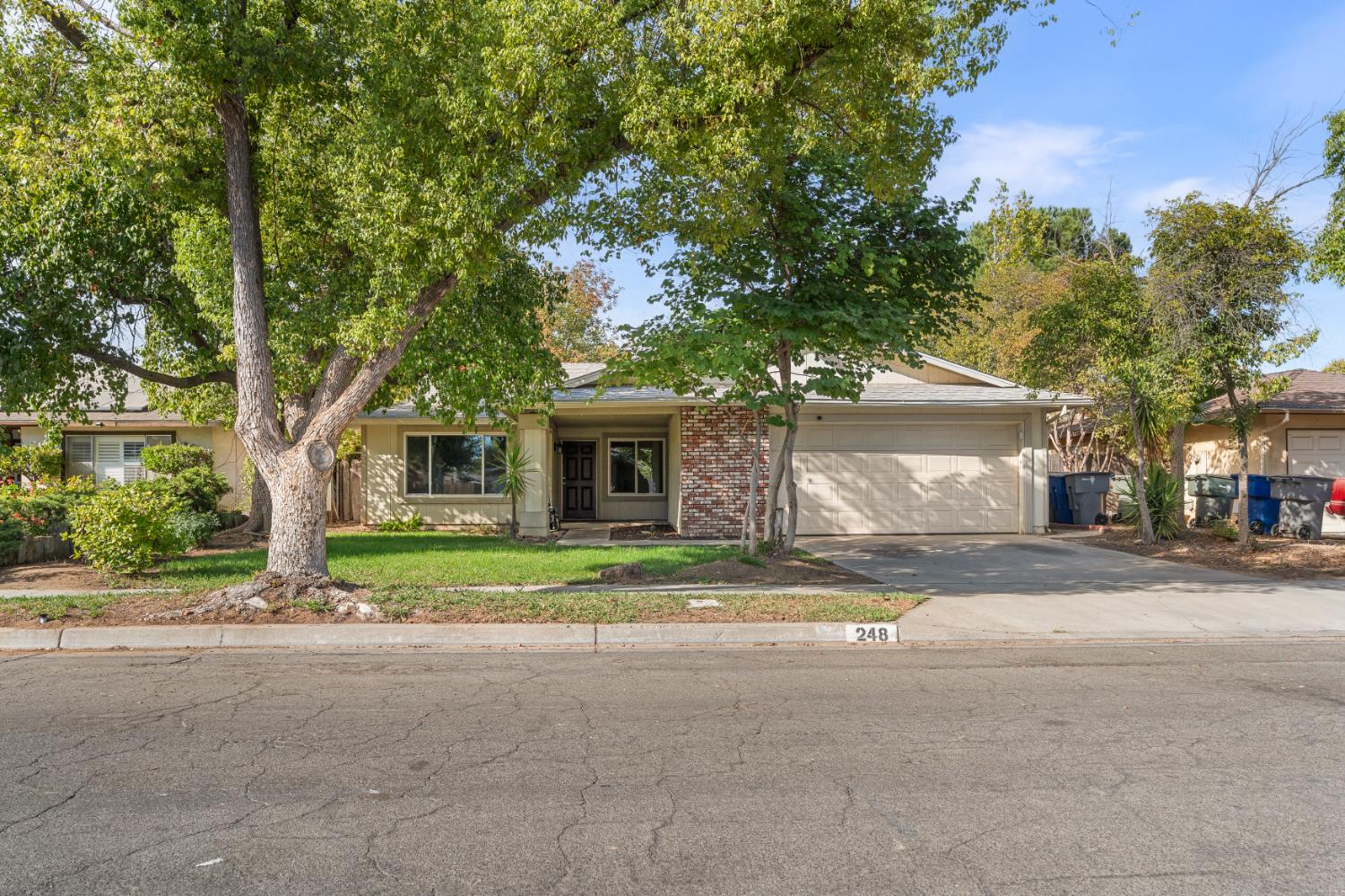 248 W Palo Alto Ave, Fresno, CA 93704
